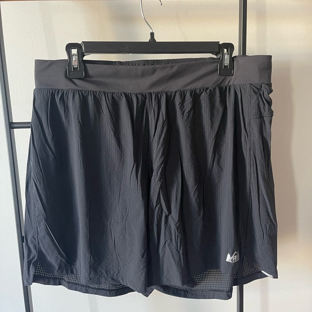 REI Athletic Shorts in black